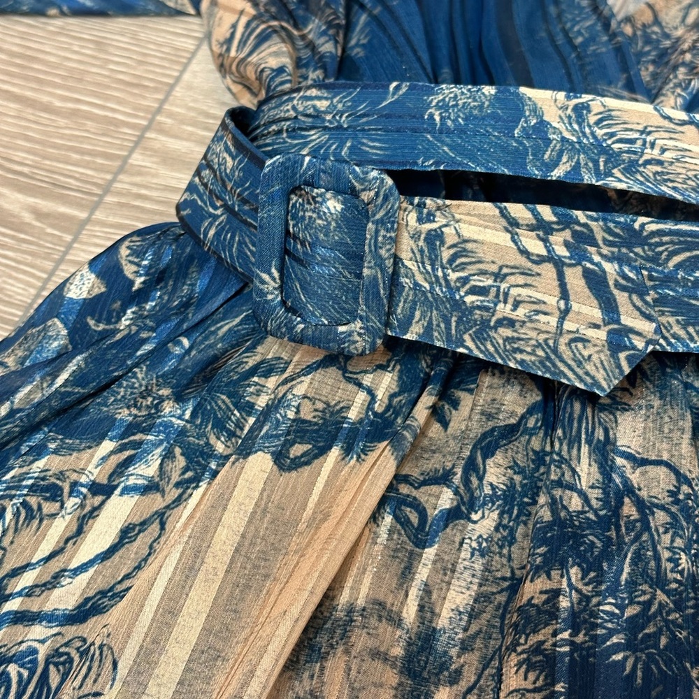 Dress - Picture 4 of 4